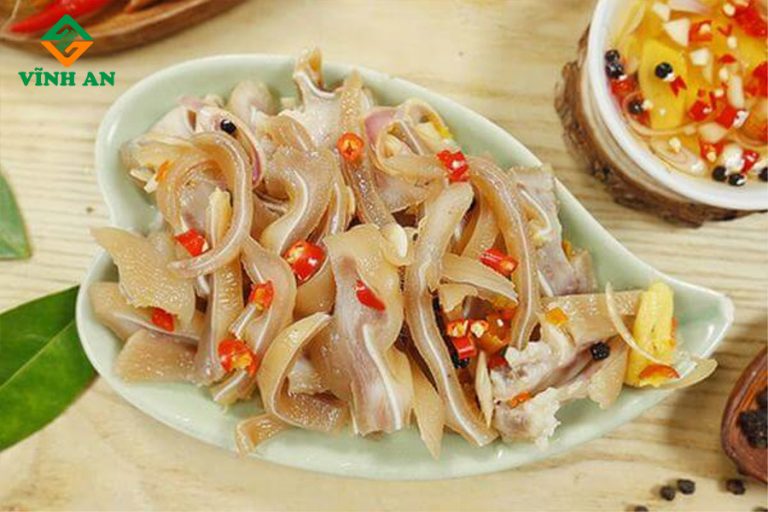 Làm sạch tai heo bằng bột mỳ? đúng hay sai?